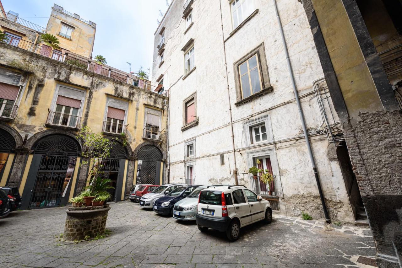 Via Atri 37 Apartment Naples Exterior photo