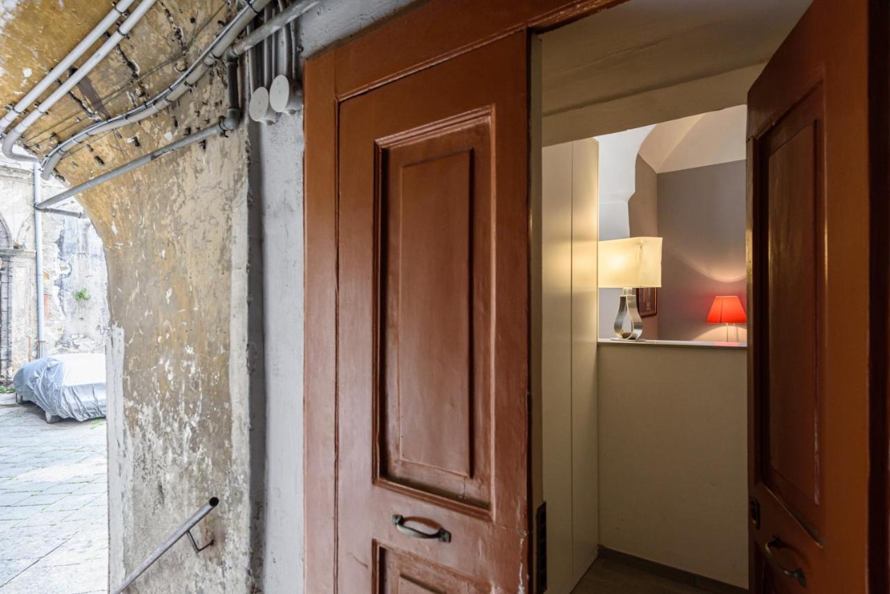 Via Atri 37 Apartment Naples Exterior photo